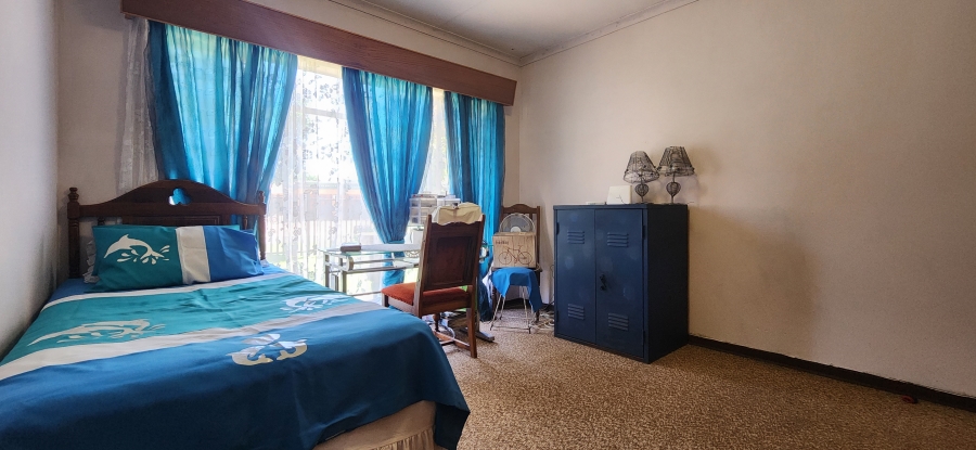 6 Bedroom Property for Sale in Kannoniers Park North West